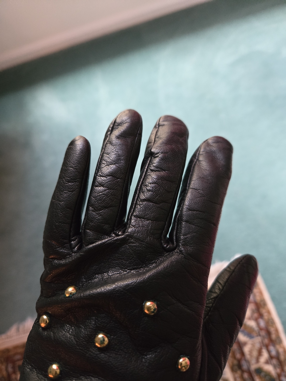 Source Unknown Black Leather Gloves with Gold Studs - Picture 5 of 10